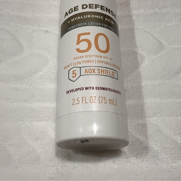 ❄️ FREE ❄️ Eucerin - Age Defense + Hyaluronic Acid Sunscreen - Picture 2 of 4